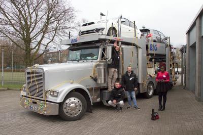 Der imposante Freigthliner-Truck von BLG-Logistics.